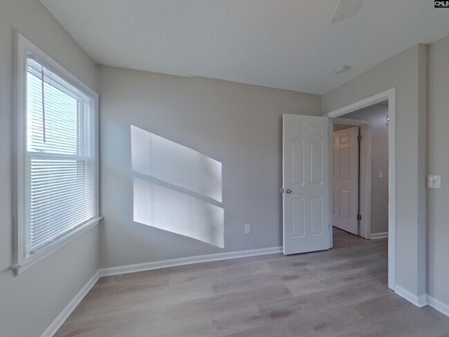 Building Photo - 308 Kenton Dr