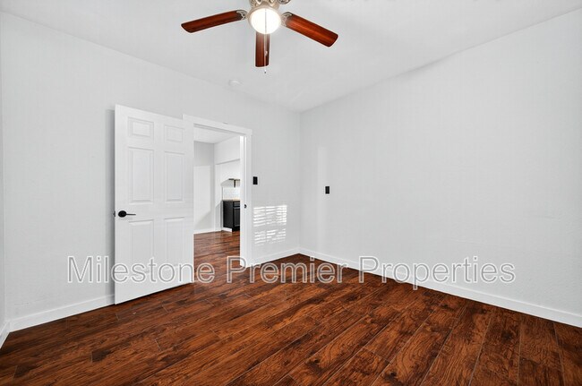 Building Photo - 1129 W Owings St