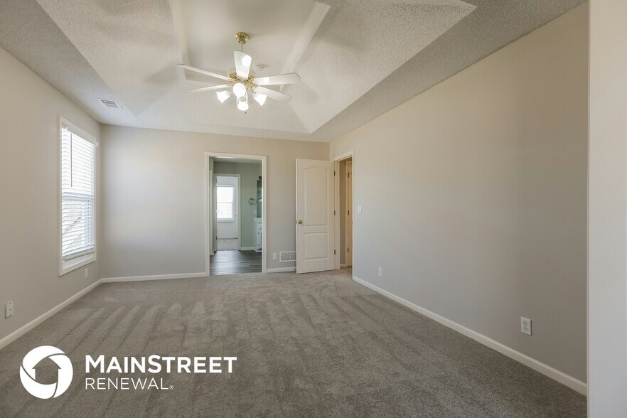 Building Photo - 12972 S Summit St