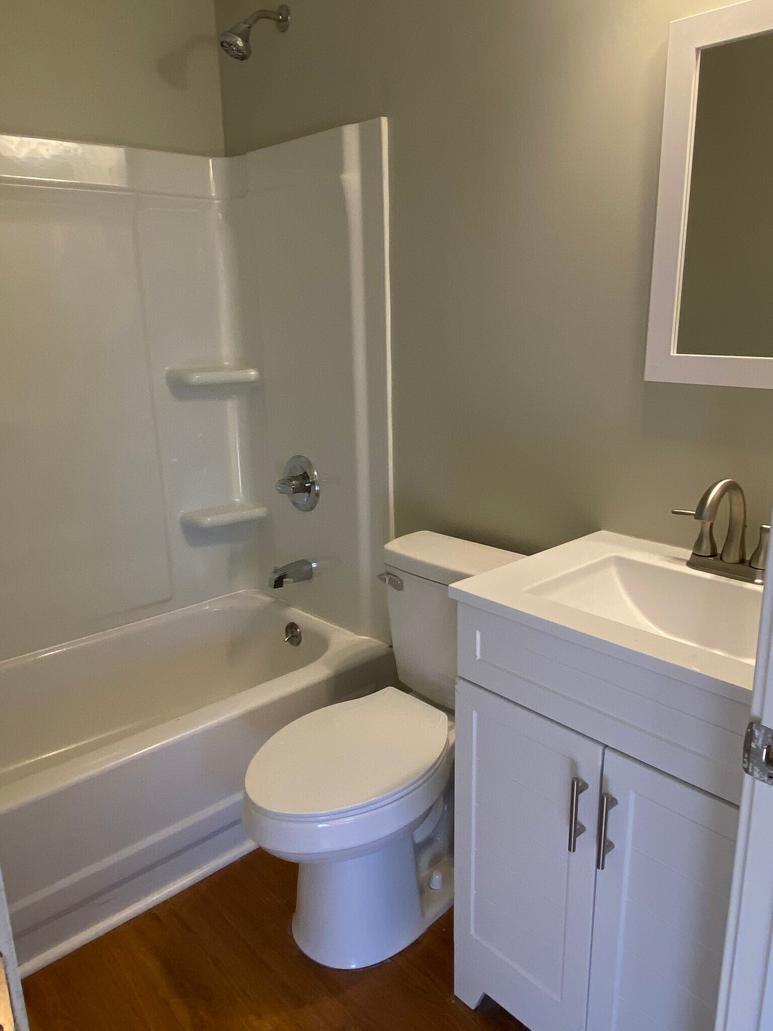 Building Photo - 1603 Queens Way