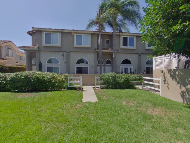Building Photo - **Open House** Friday, June 12th, TIME: 3:30pm - 4:30pm