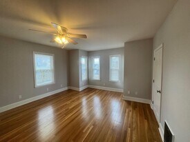 Building Photo - 103 Webster St