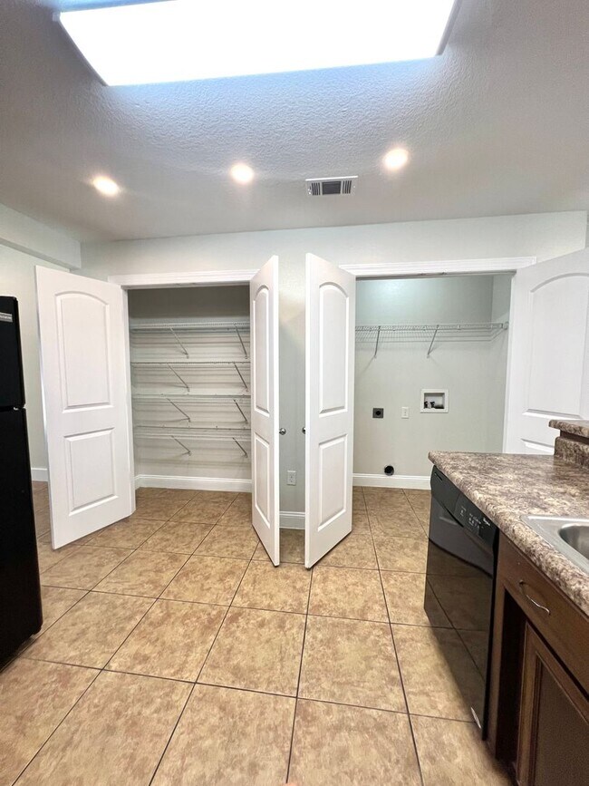 Building Photo - 4100 Mulligan Manor Ln