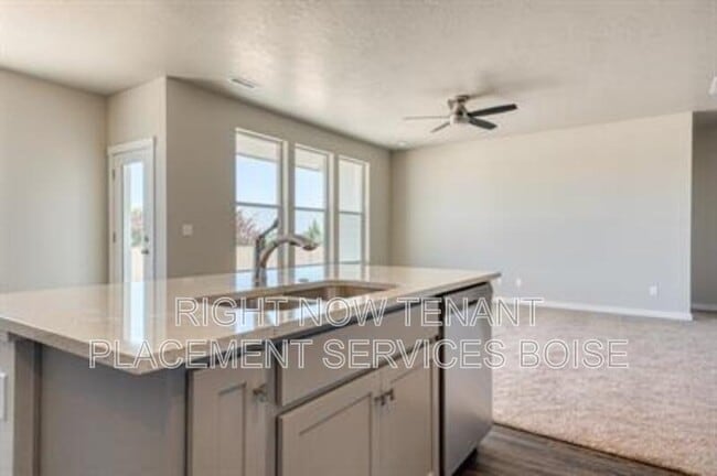 Building Photo - 6818 S Catfish Creek Ave