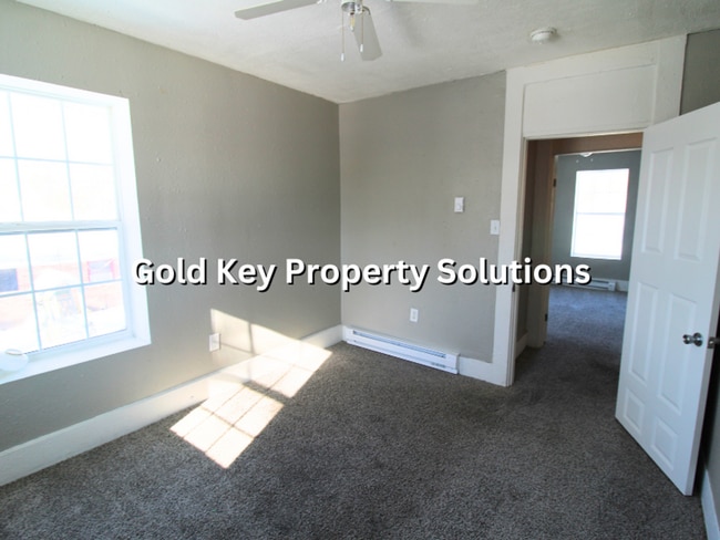 Building Photo - 1221-1223 W 14th St