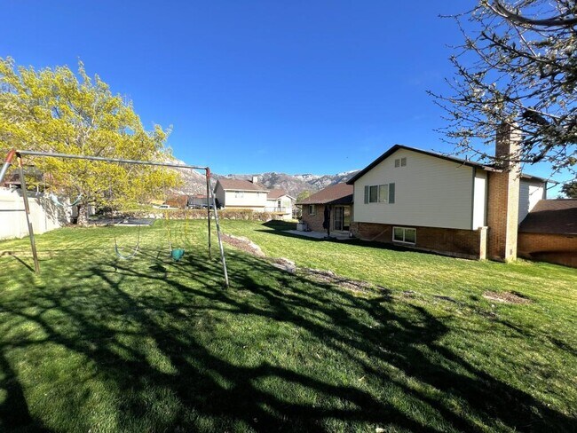 Building Photo - 676 E 3300 N