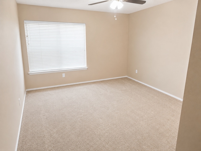Building Photo - AVAILABLE JULY 1st; APPLY AT OUR WEBSITE TODAY!!