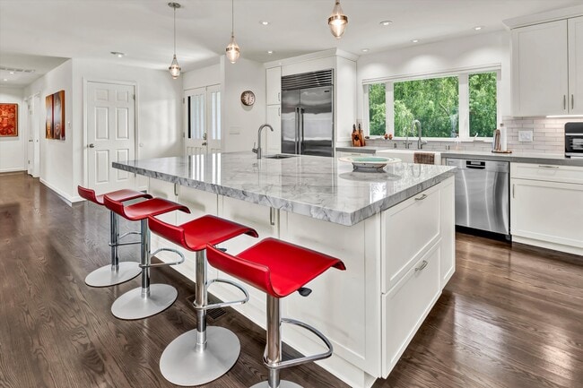 Building Photo - 1790 McKinley Rd