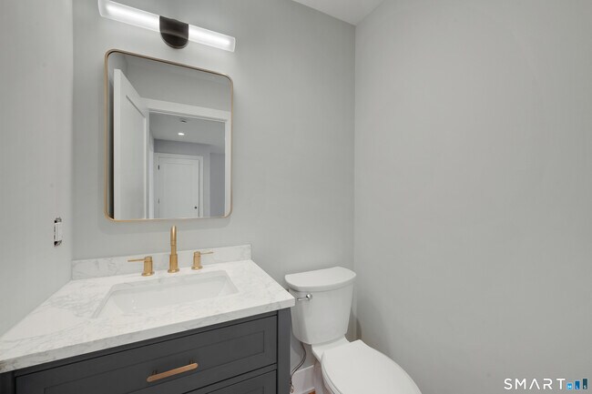 Building Photo - 20 Bouton St