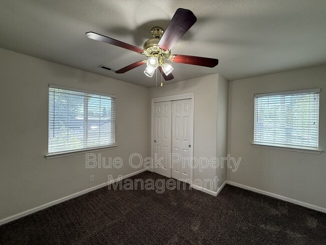 Building Photo - 592 E 5th Ave