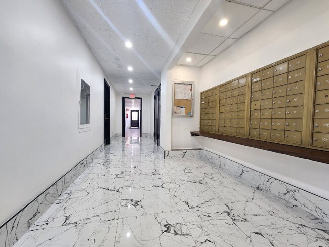 Building Photo - 750 N Broad St