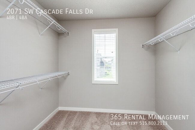 Building Photo - 2071 SW Cascade Falls Dr