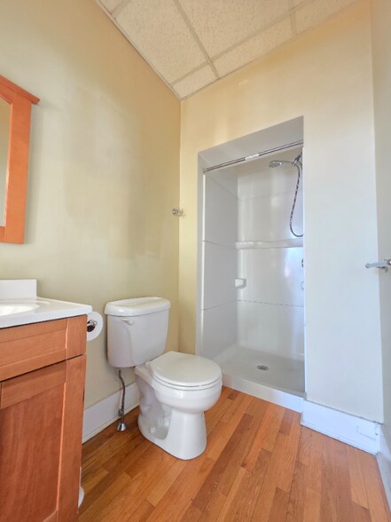 Building Photo - 128 Hammond St