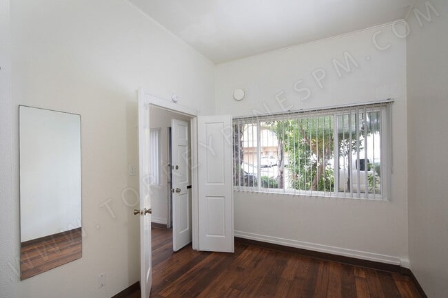 Building Photo - North PB/Bird Rock 1 Br Across the Street from Tourmaline Beach!