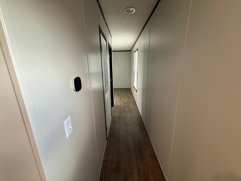 Building Photo - 122 Prairie Dr