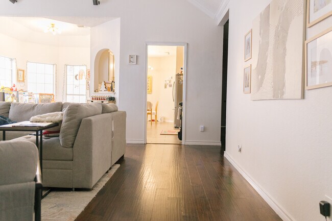 Building Photo - 4812 Buckskin Dr