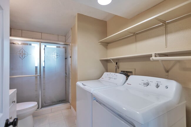 Building Photo - 1107 E 15th Ave