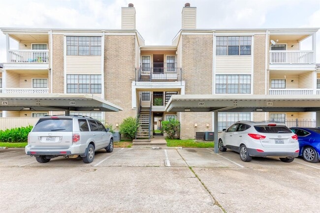 Building Photo - 2750 Holly Hall St