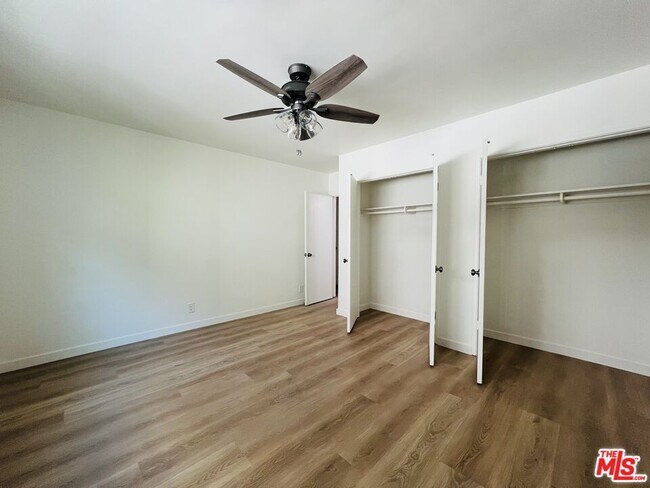 Building Photo - 340 N Palm Dr