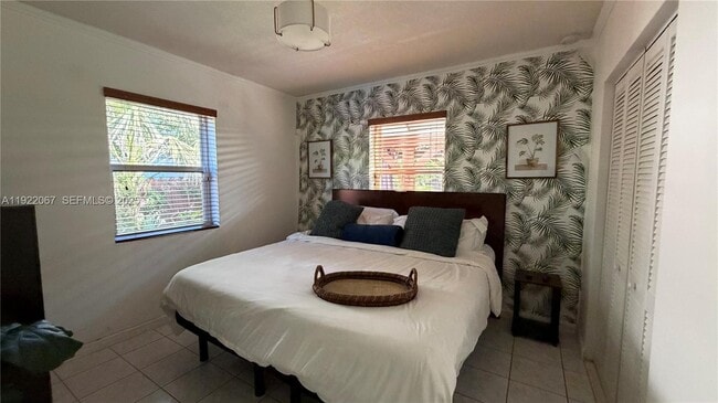 Building Photo - 37 SW 11th St