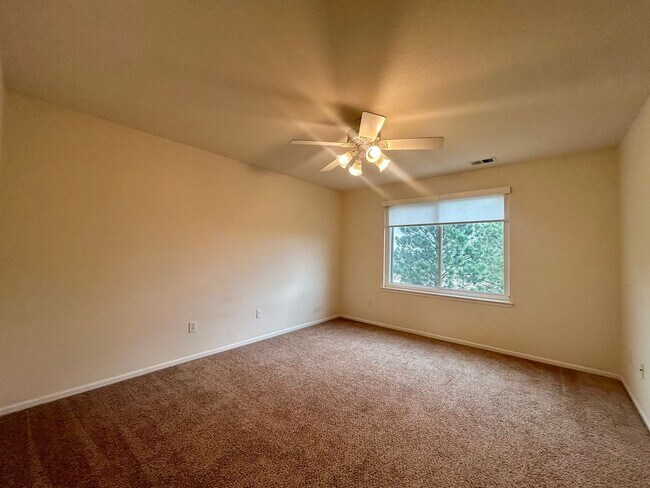 Building Photo - 3524 Huron Peak Ave