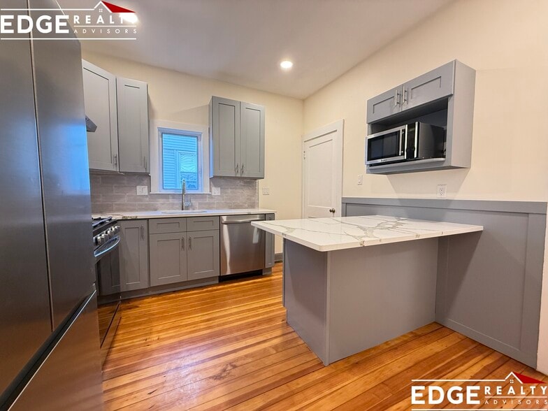 Building Photo - 96 Brayton Rd