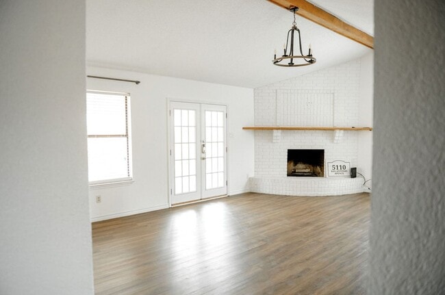 Building Photo - 5110 San Antonio Ave