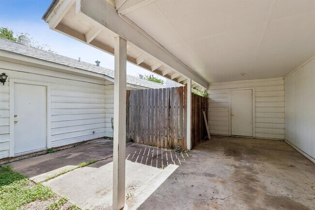 Building Photo - 4713 Sagebrush Trail