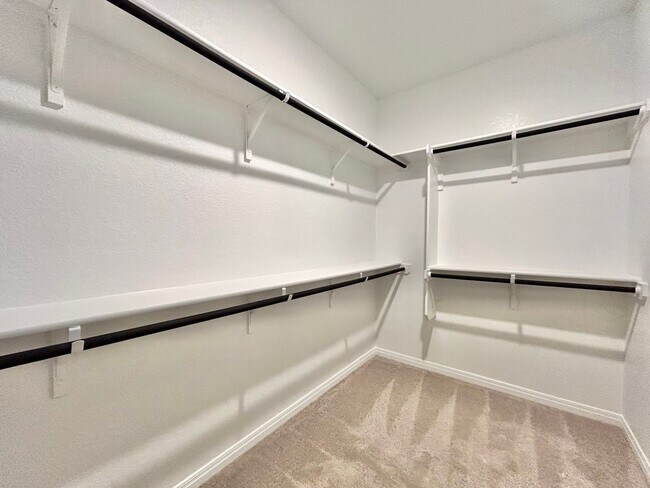 Building Photo - Spacious Modern 4/BR 3/BA Home with Stunning Features!