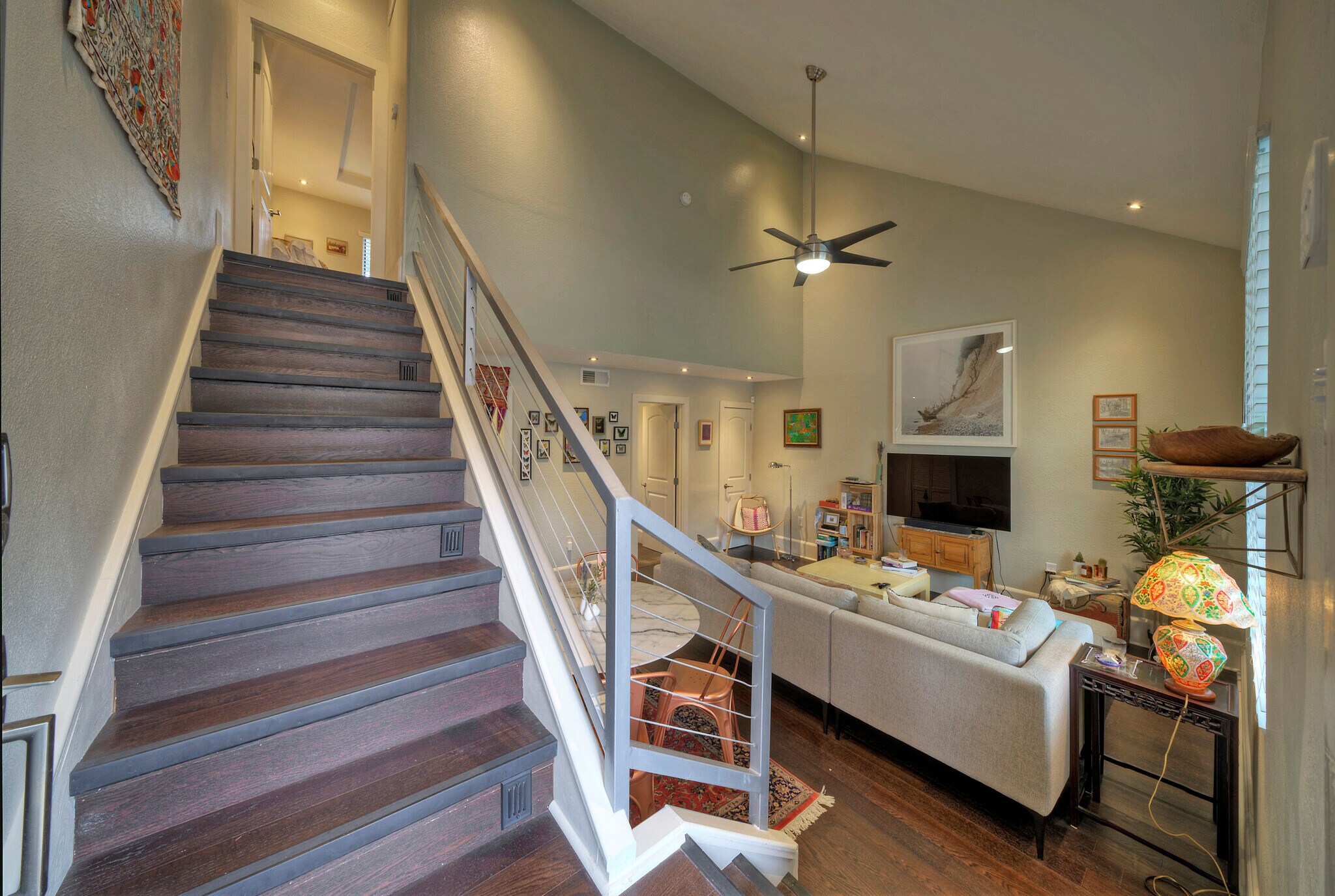 HIGH CEILINGS AND OPEN FEEL! - 3805 southridge dr