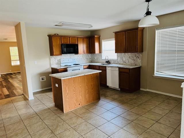 Building Photo - 4500 Blue Jay Ln