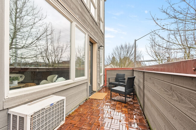 Building Photo - 17040 SW Whitley Way