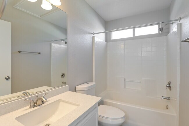 Building Photo - 655 Camp Hill Rd