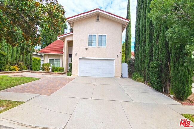 Primary Photo - 10000 Hanna Ave