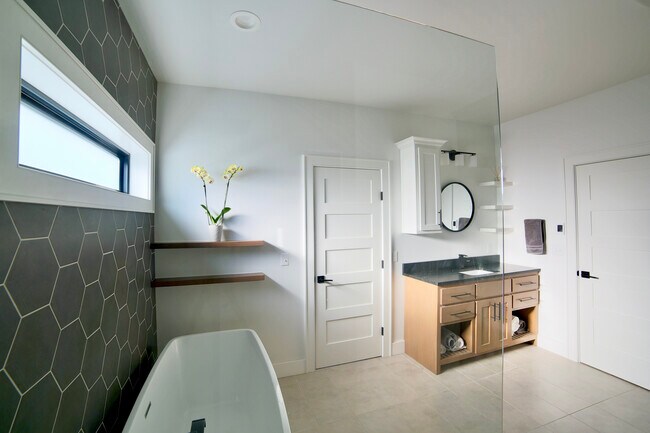 Building Photo - 1830 22nd St S