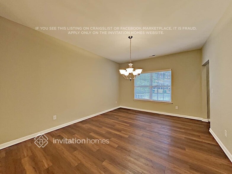 Building Photo - 2011 Cornflower Ln