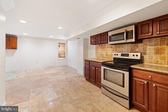 Building Photo - 1729 Fontain St