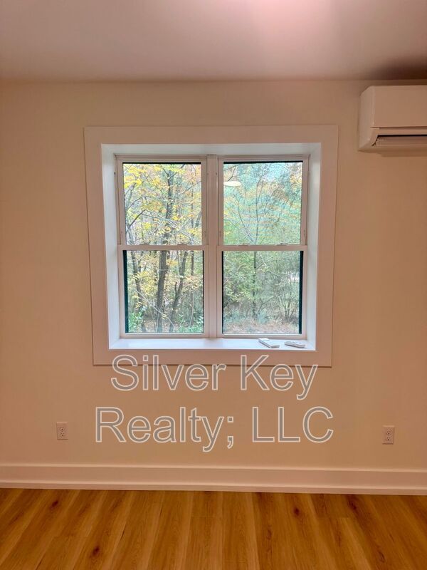 Building Photo - 2113 W Madison Ave