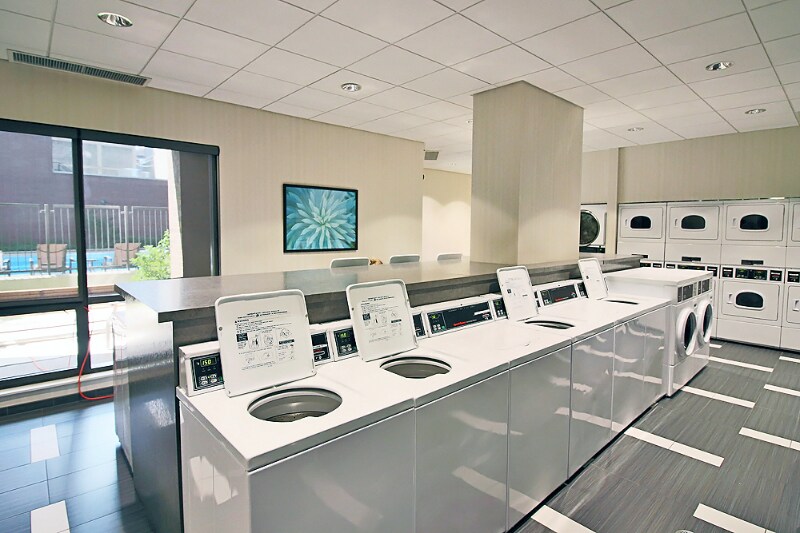 Building Photo - 1135 N Dearborn St