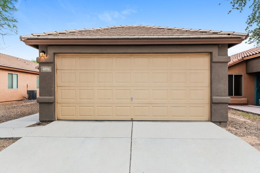 Primary Photo - 4098 E Angel Spirit Dr