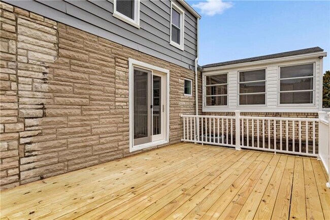 Building Photo - North Hills Area Bungalow