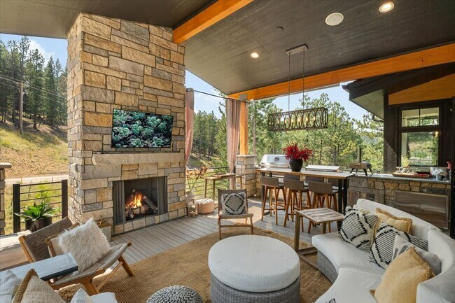 Building Photo - 21429 Trappers Trail