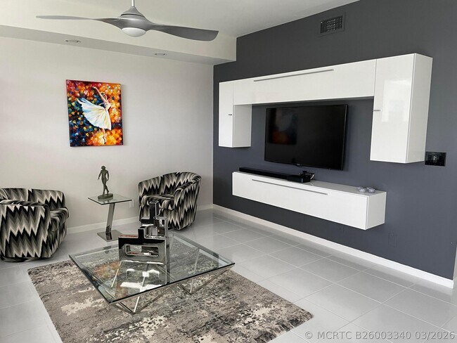 Building Photo - 11530 Briarwood Cir