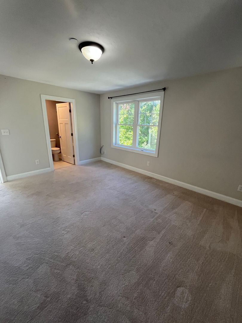 Building Photo - 8 Sugar Maple Ln