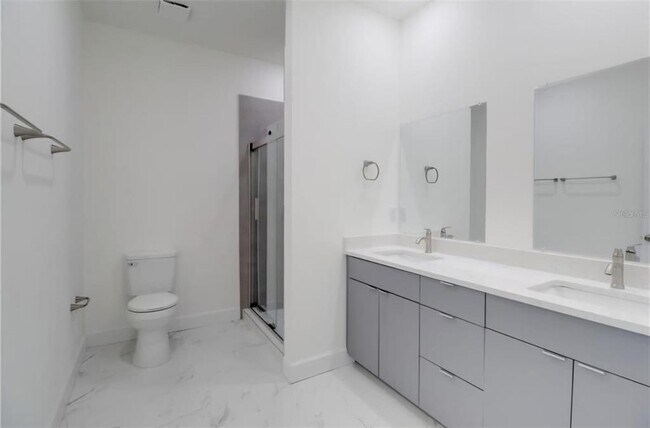 Building Photo - 14908 SW 63rd Ct