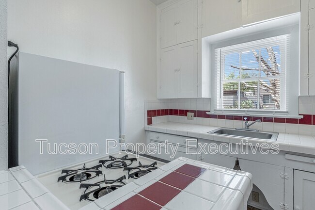 Building Photo - 1220 N Olsen Ave