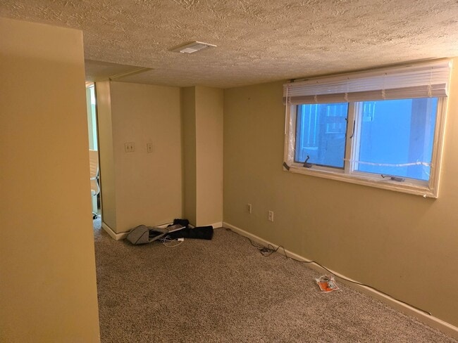 Building Photo - 203 Grandview Ave