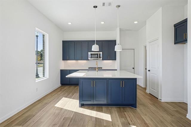 Building Photo - 1102 Bexar Ln