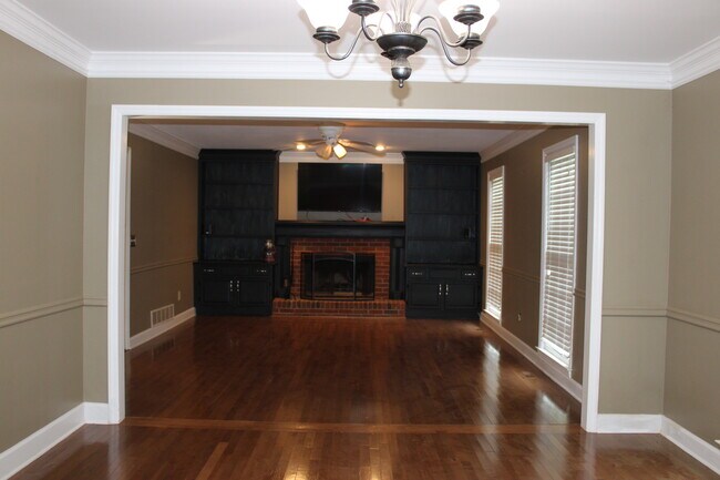 Building Photo - 2164 Westbury Ct SW