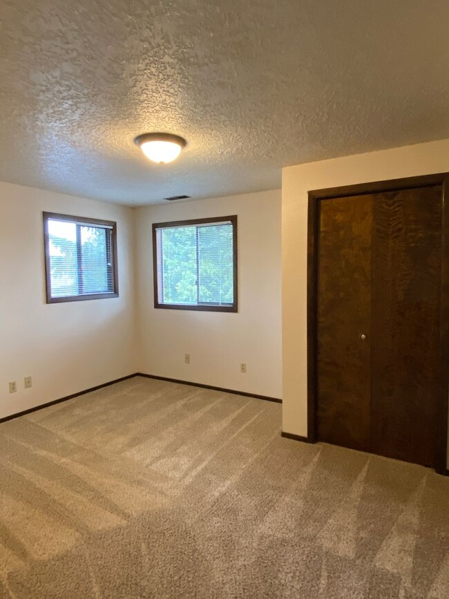 Building Photo - Fantastic SE Salem 3-Bedroom Home in Prime...